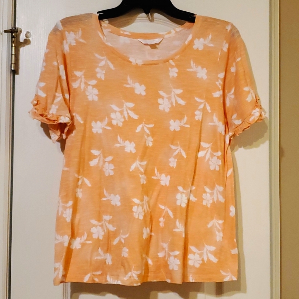 Lauren Conrad ruffle sleeve floral top